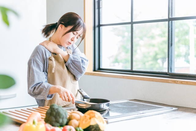 肩こりに悩む方のイメージ ひまわり鍼灸整骨院